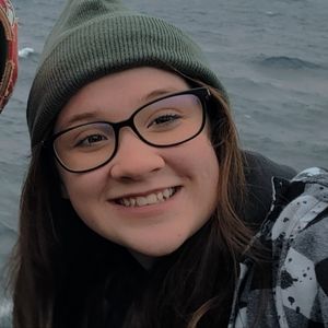 Meet your Posher, Desi